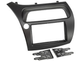 Radioblende 2-DIN Honda<br><br>Viele Autohersteller verbauen eigene fahrzeugspezifische<br>Radios,...