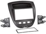 Radioblende 2-DIN Citroen / Peugeot / Toyota<br><br>Viele Autohersteller verbauen eigene...