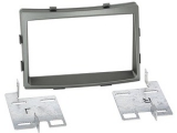 2-DIN Radioblende<br><br>SsangYong Rodius 2013- <br>SsangYong Roduis-Turismo 2013- <br><br>Farbe:...
