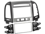 2-DIN Radioblende<br><br>Hyundai Santa Fe (CM) 04/2006 - 08/2012<br><br>Farbe: schwarz<br>Viele...