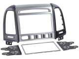 2-DIN Radioblende<br><br>Hyundai Santa Fe (CM) 04/2006 - 08/2012<br><br>Farbe:...